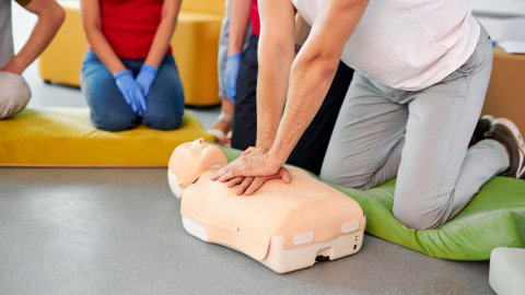Cursus ELH - Verslikken, verstikken en reanimeren Afbeelding van cursus ELH - Verslikken, verstikken en reanimeren